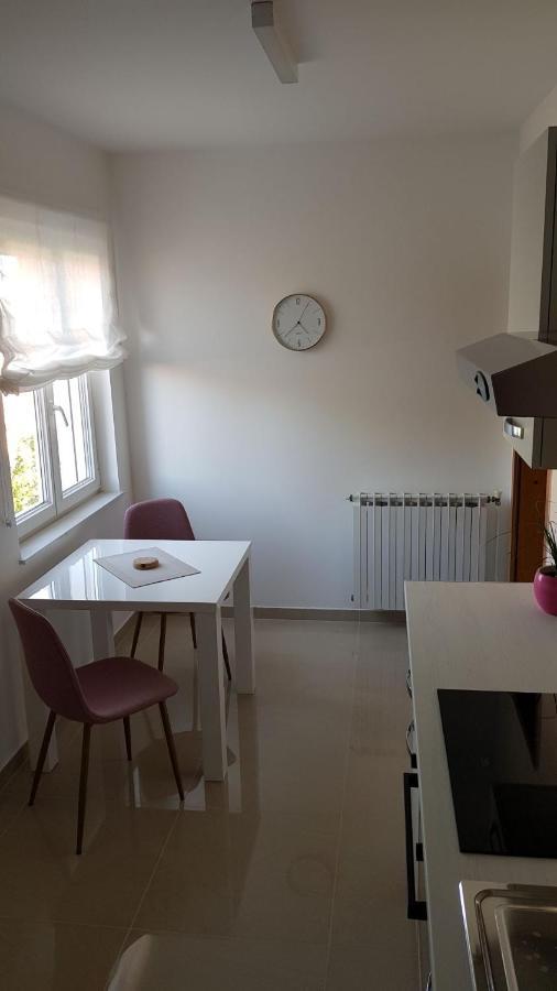 Apartments & Rooms Tom Medulin Bagian luar foto