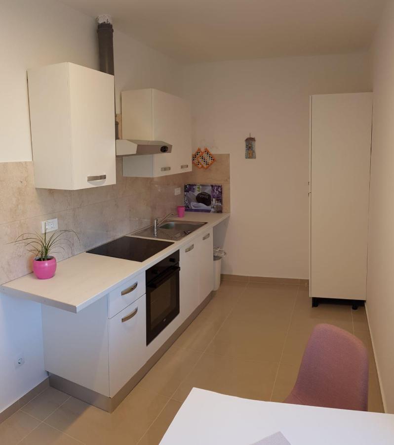 Apartments & Rooms Tom Medulin Bagian luar foto