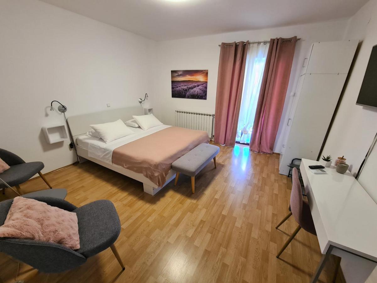 Apartments & Rooms Tom Medulin Bagian luar foto