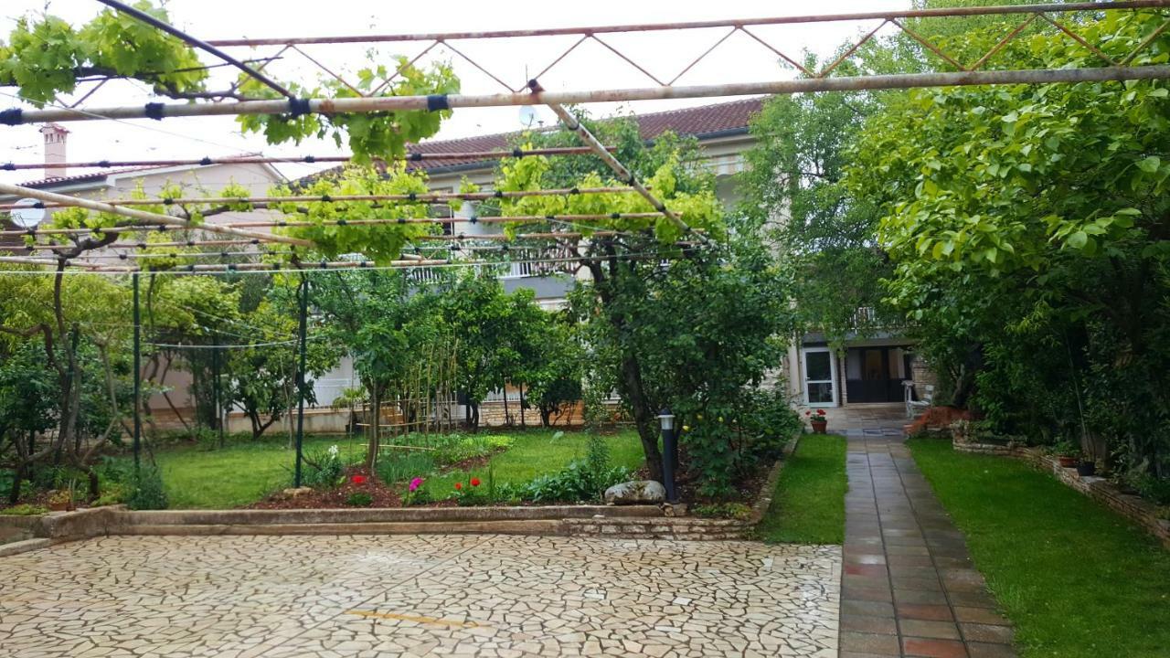 Apartments & Rooms Tom Medulin Bagian luar foto